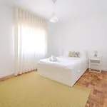 Urban Moura Flat By House And People