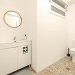 Апартаменти Urban Moura Flat By House And People Брага