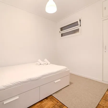 Apartment Urban Moura Flat By House And People Braga